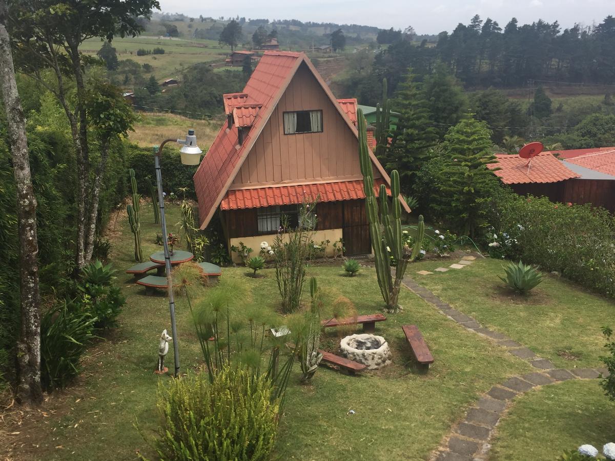 Hotel Chalets Los Volcanes Fraijanes Bagian luar foto